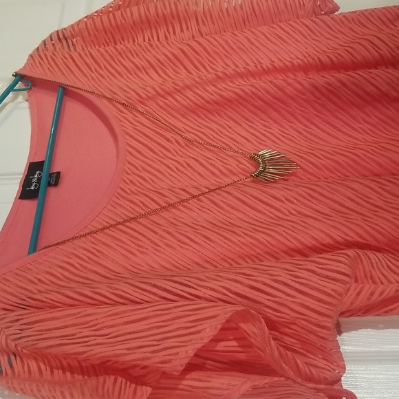 Sexy shirt with attached necklace. Size medium - Picture 2 of 6